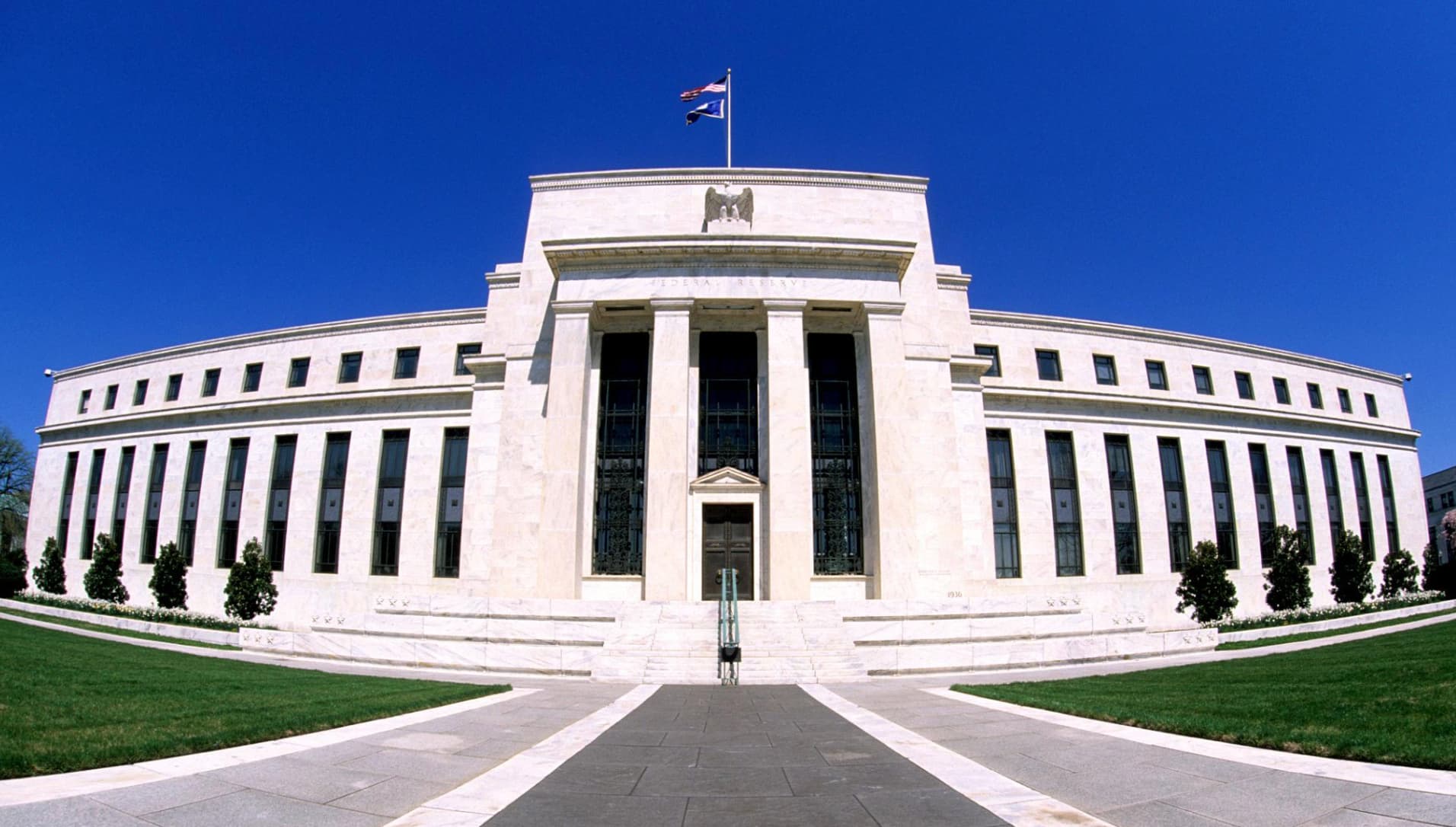 Yield Curve Steepens to 41bps as Oil Reignites