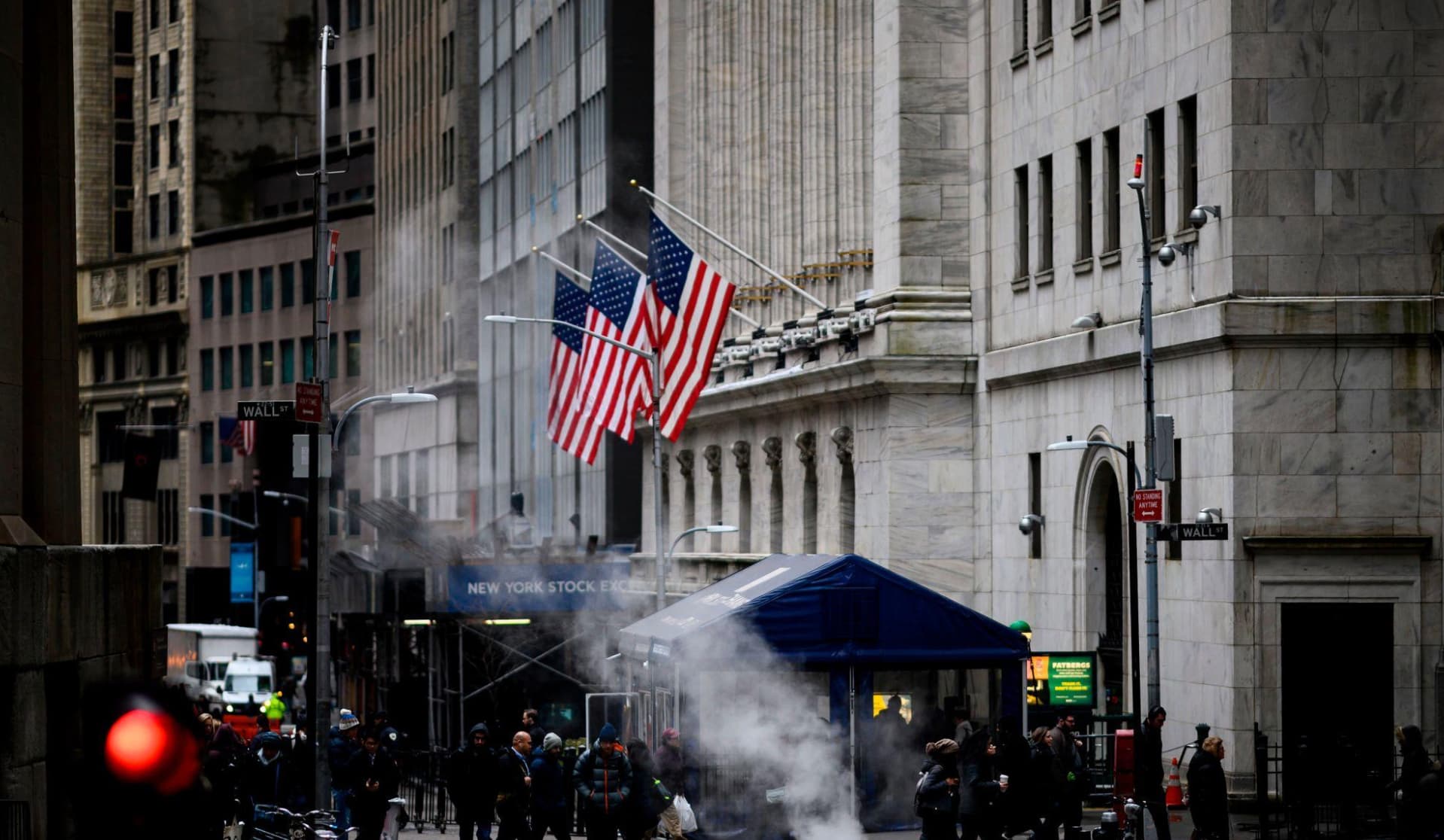 S&P 500 Attempts Rebound After $800B Megacap Wipeout