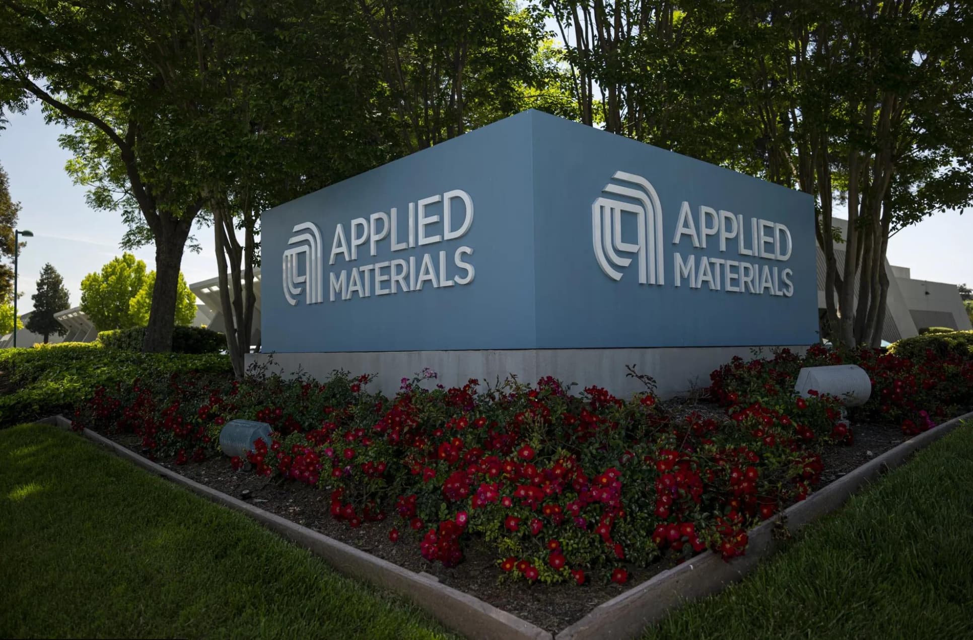 AMAT Reports Tonight: The $9B Number That Moves Semis