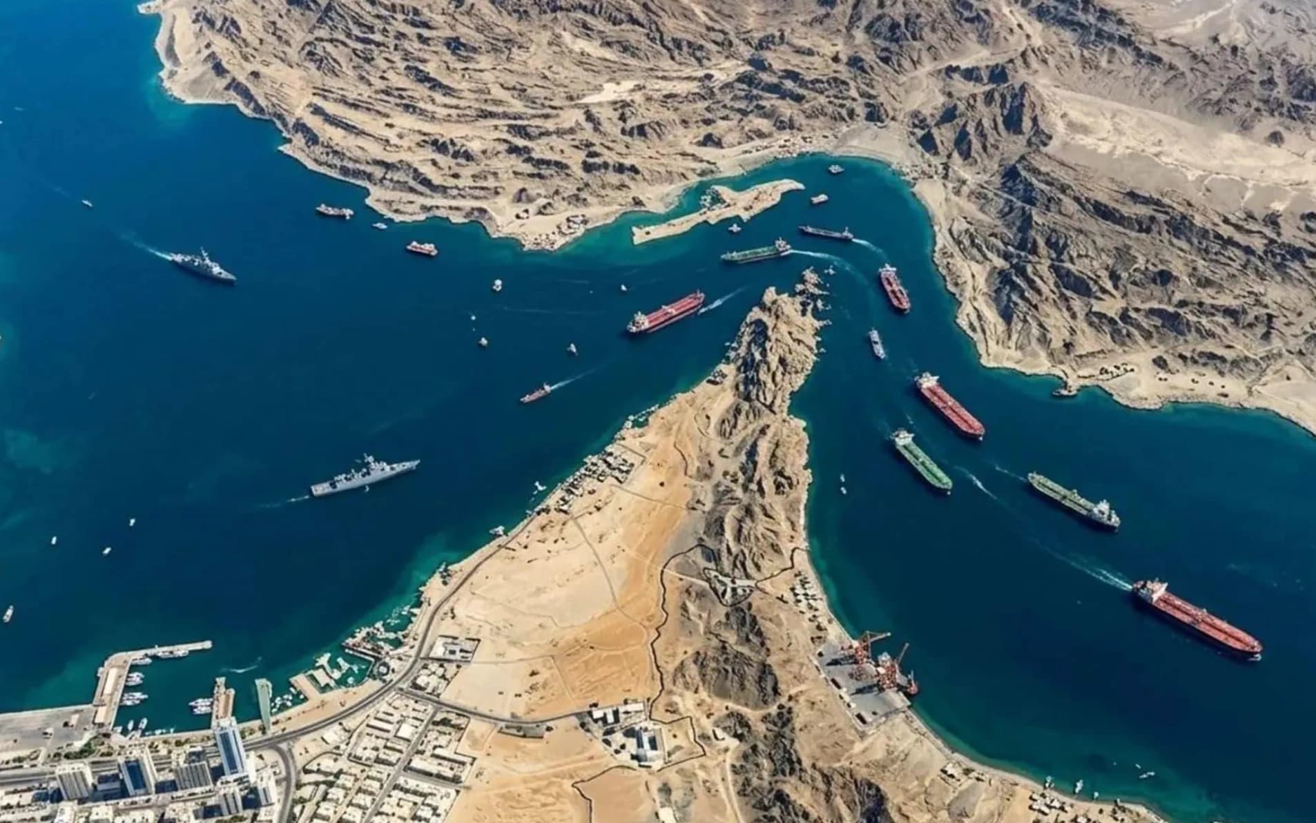 Oil Eyes $100 as Hormuz Risk Reignites Rate Fears