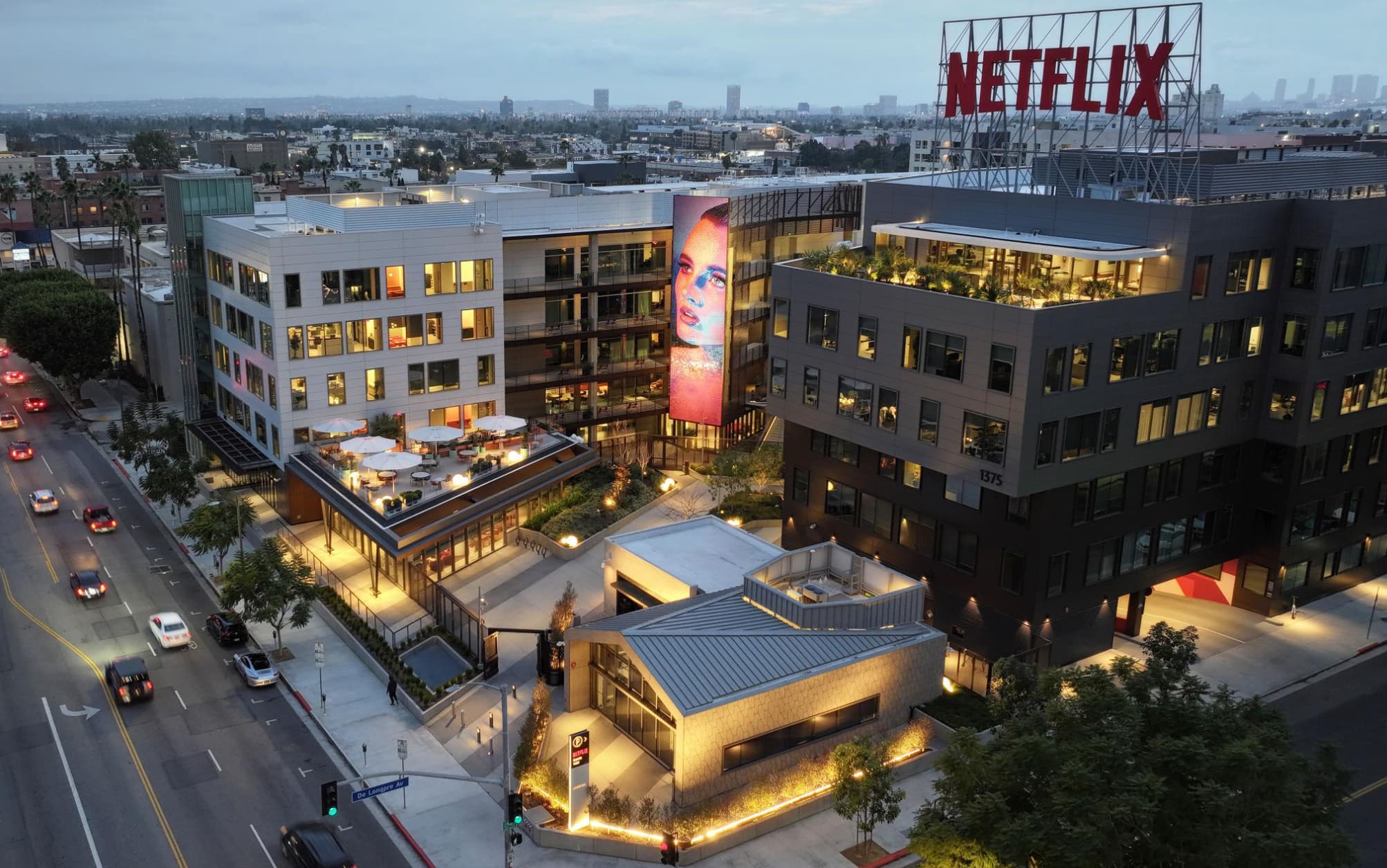 Netflix Drops 9%: Guidance Miss Hits High-Multiple Names