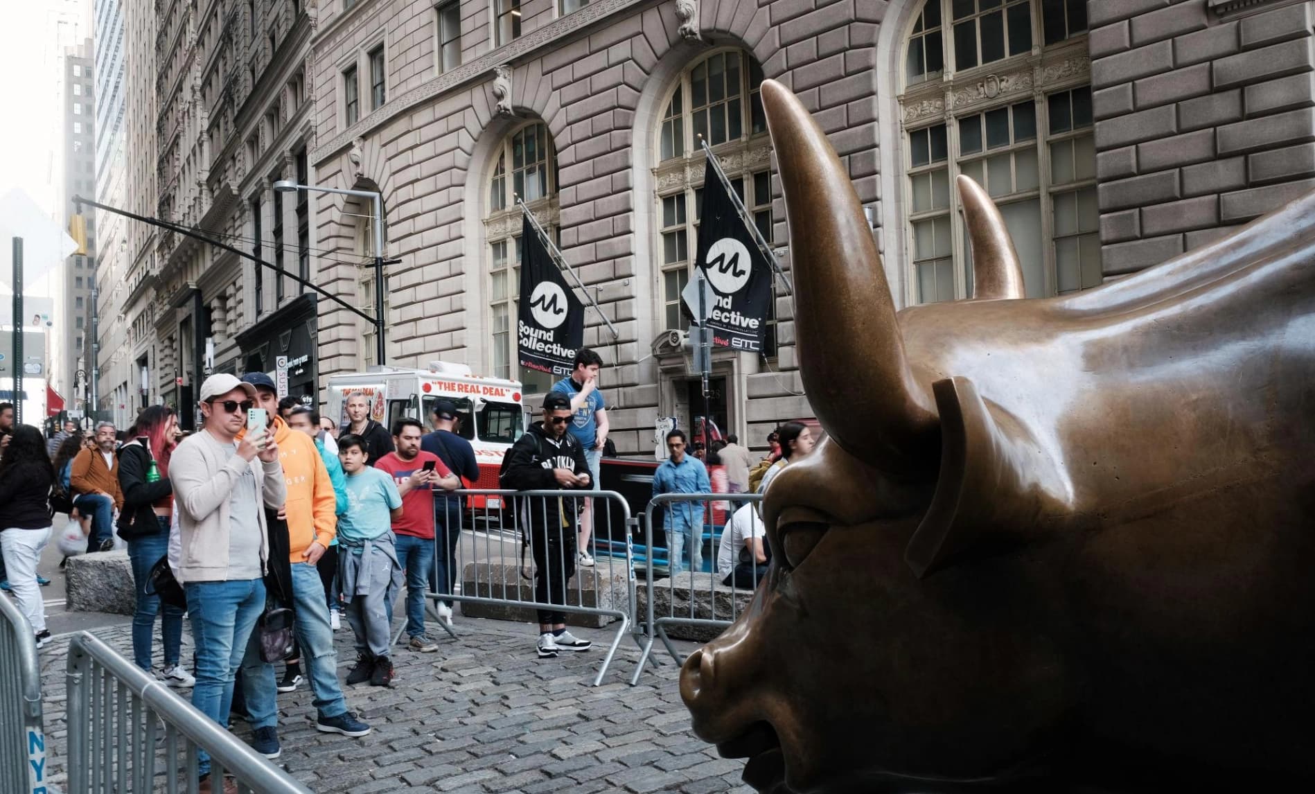IBIT Captures $285M as Bitcoin ETFs Log $517M Day