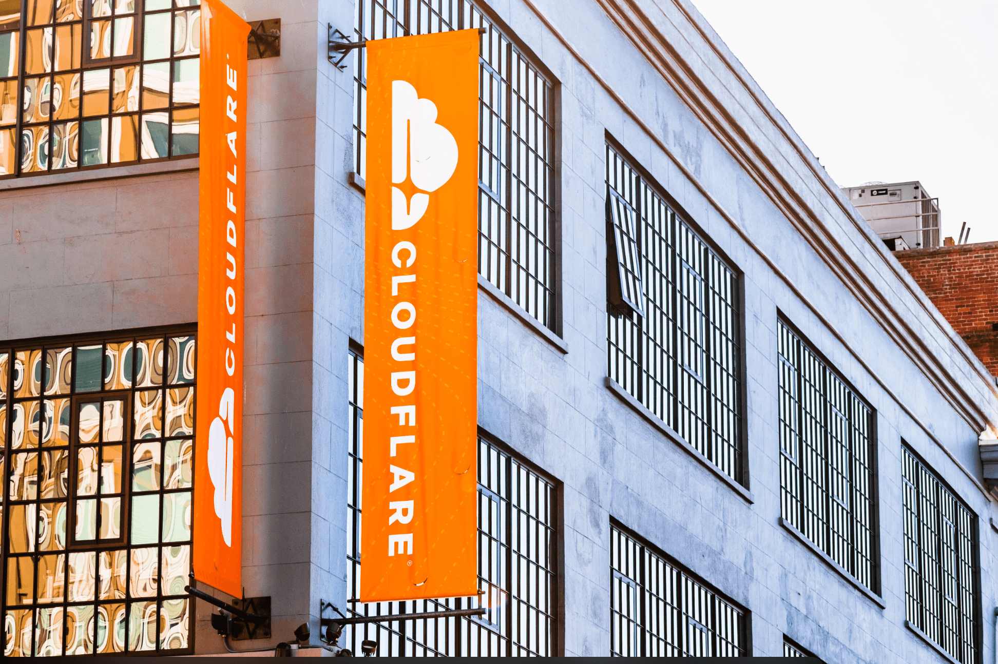 Cloudflare Surges 8.6% as AI Demand Drives $300 Target