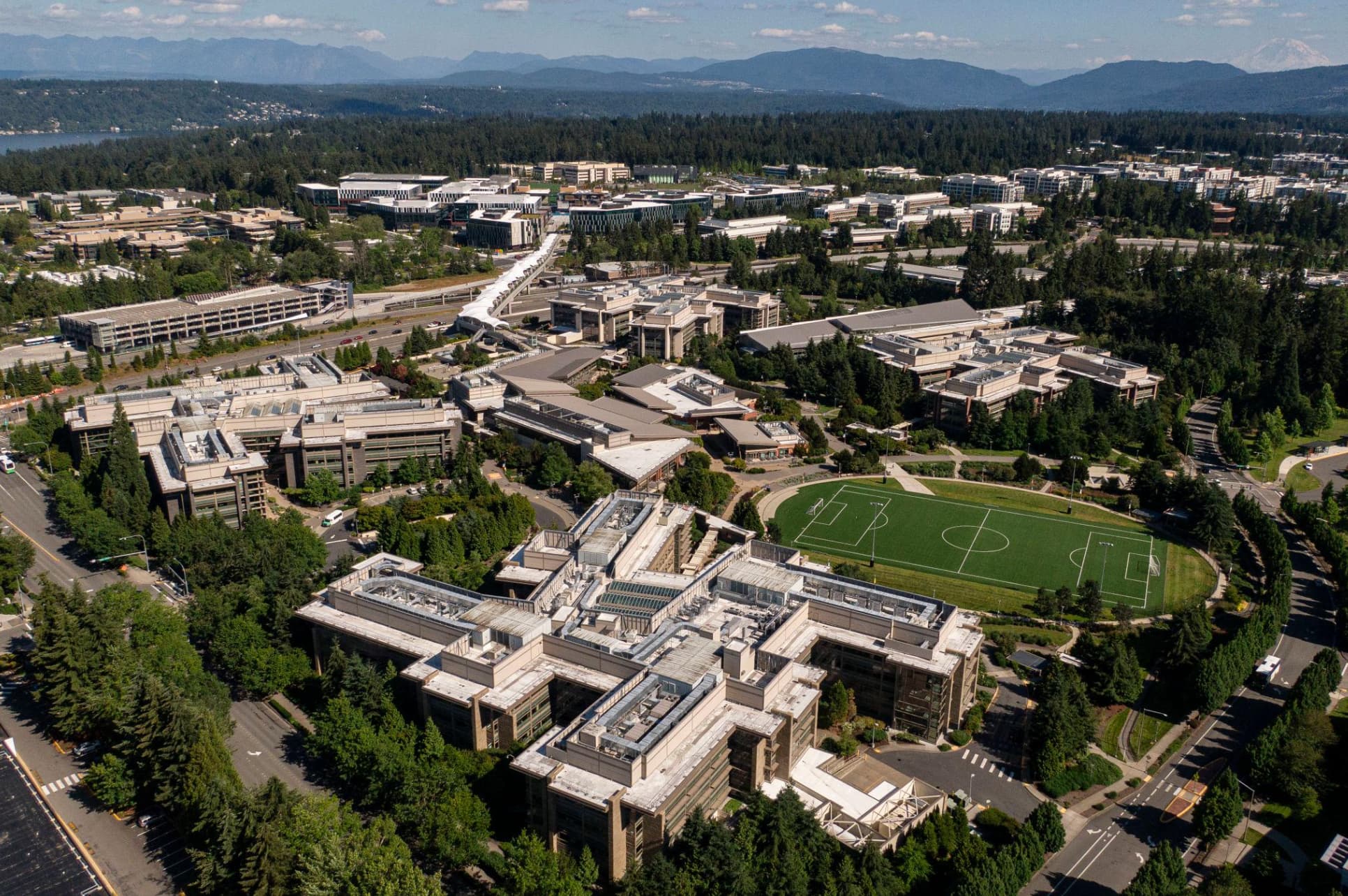 MSFT Beats, META Misses: Mag 7 AI Spend Diverges