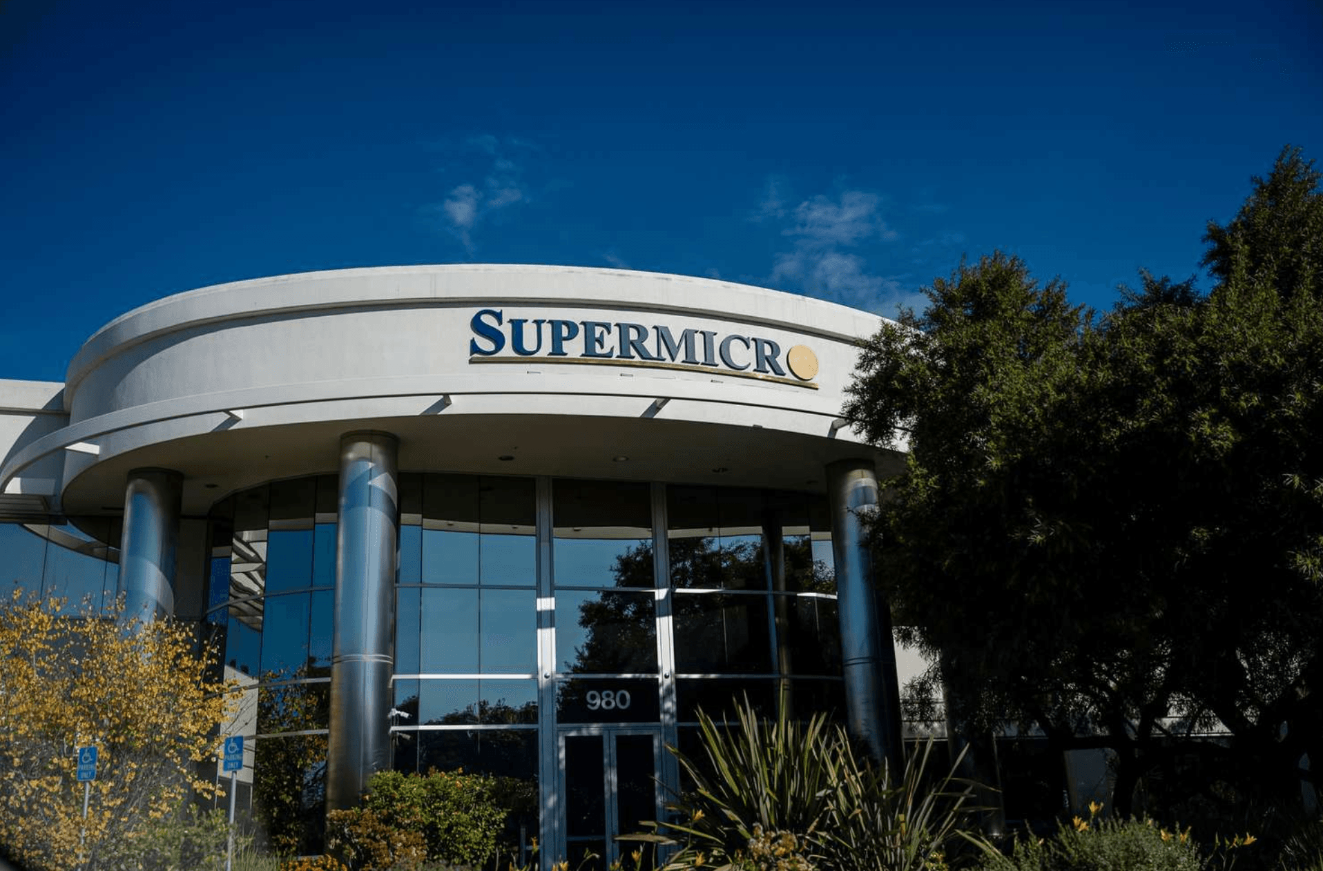 SMCI and CRWV Earnings Tonight: AI Infrastructure on Trial