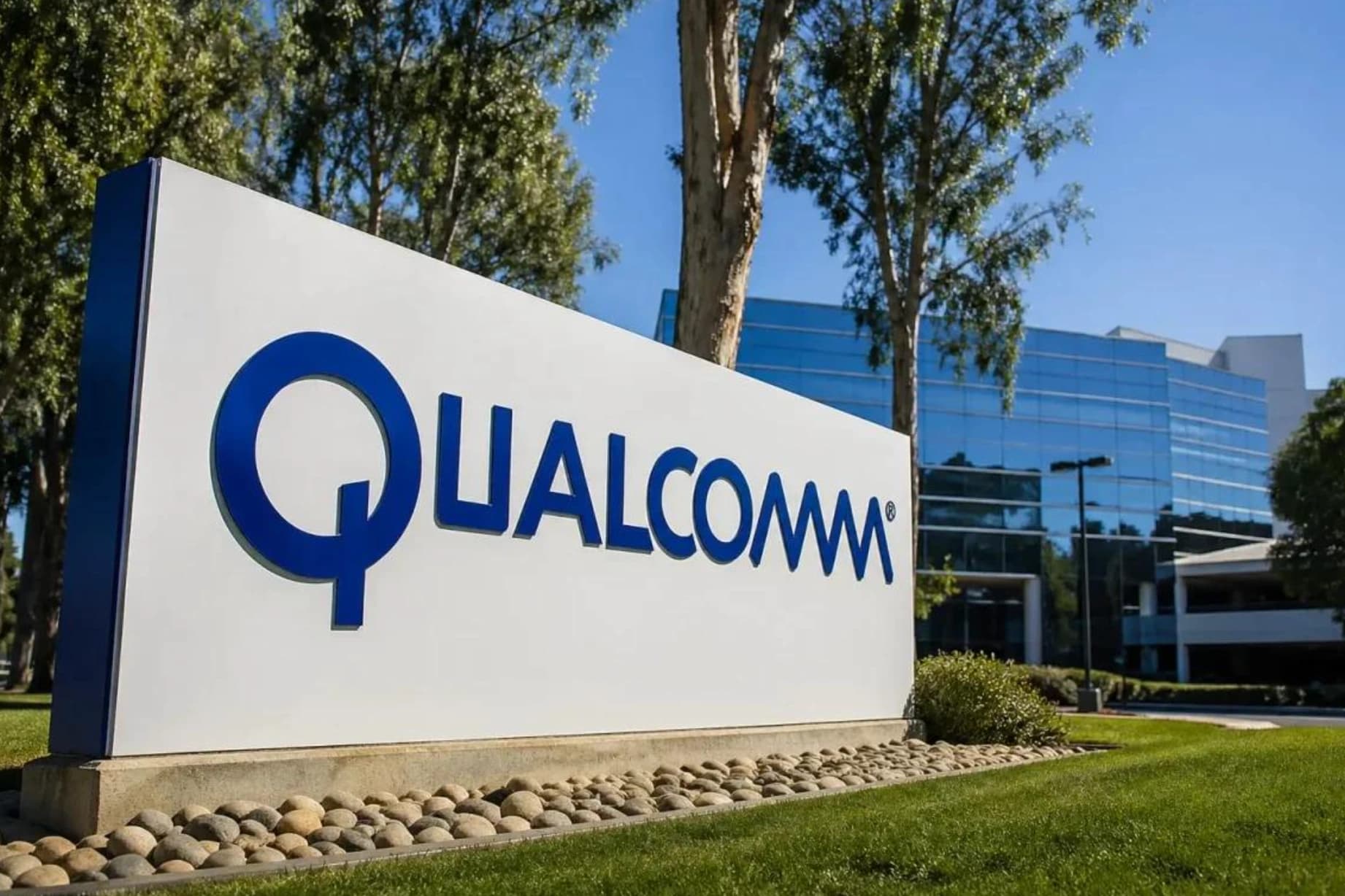 QCOM Surges 10% on $60B Amazon AI Chip Deal