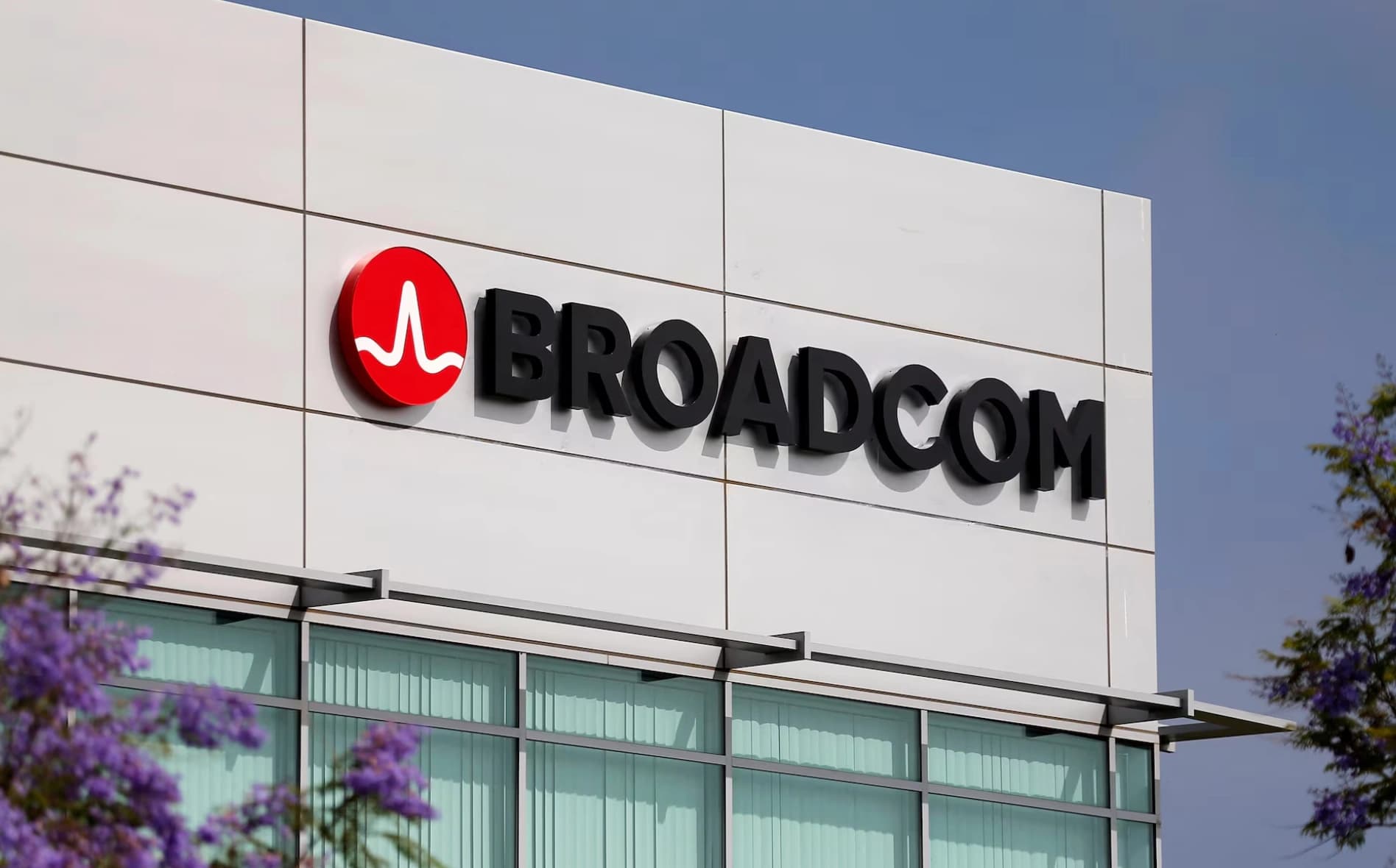 Broadcom's $115B AI Bet Is the Real Story Behind the Dip