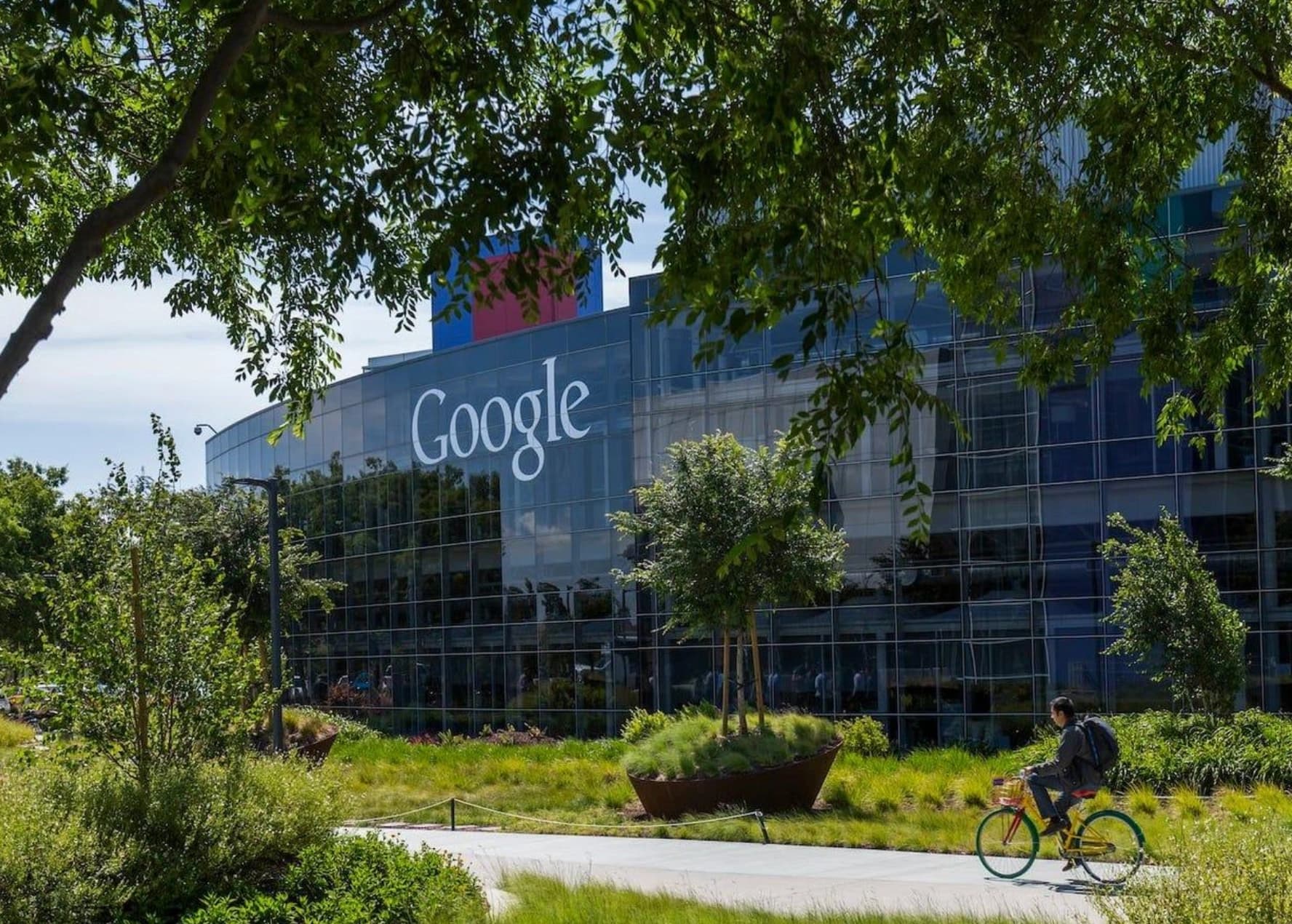 Google Wins Ad Exchange Case, Launches Third Flash Model