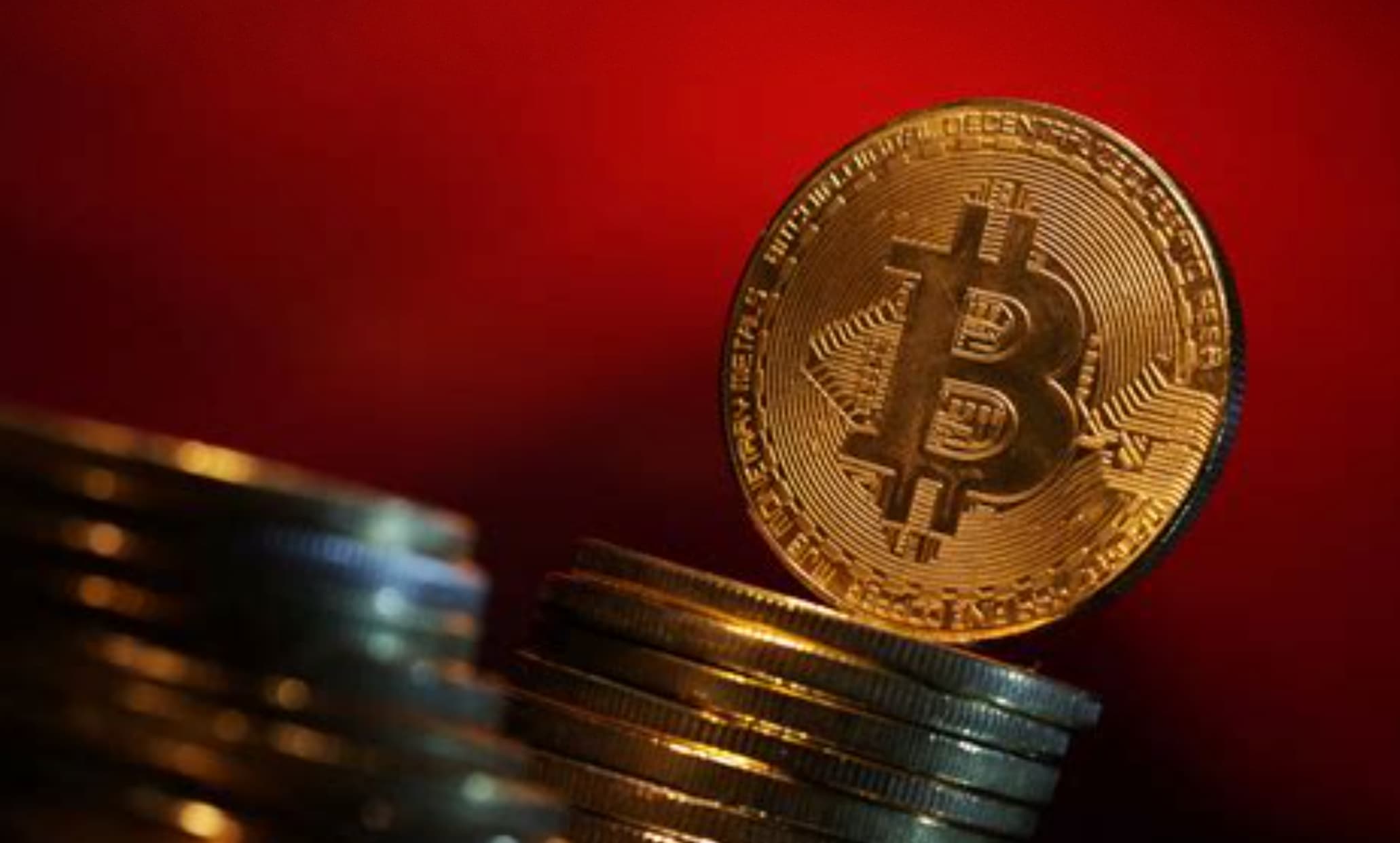 Bitcoin Holds $65K: ETF Inflows Hit Best Week Since April
