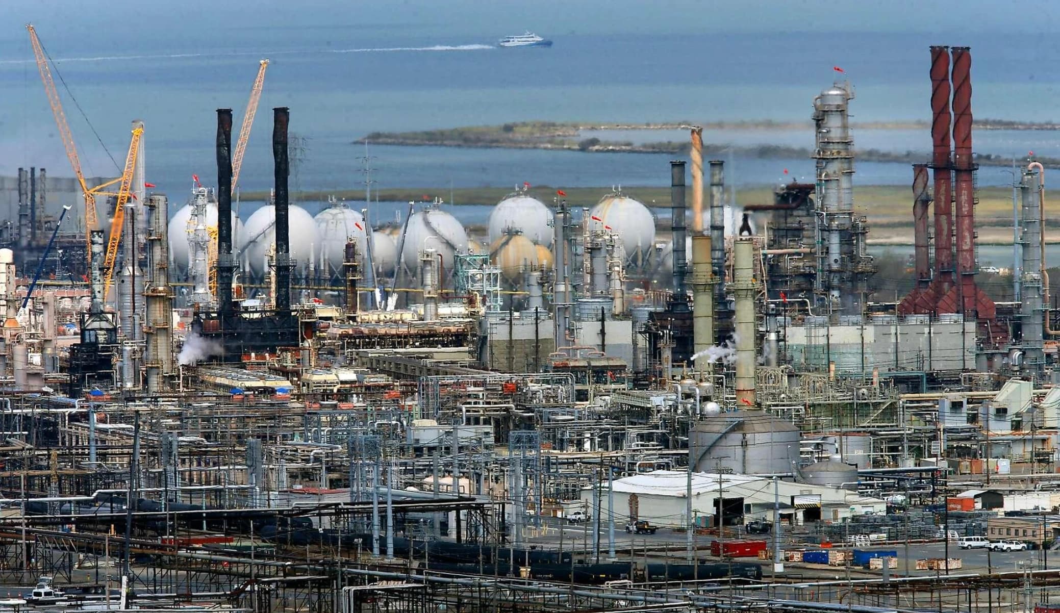 XLE Has Rallied 55% Off Its Lows. Is Energy Crowded?