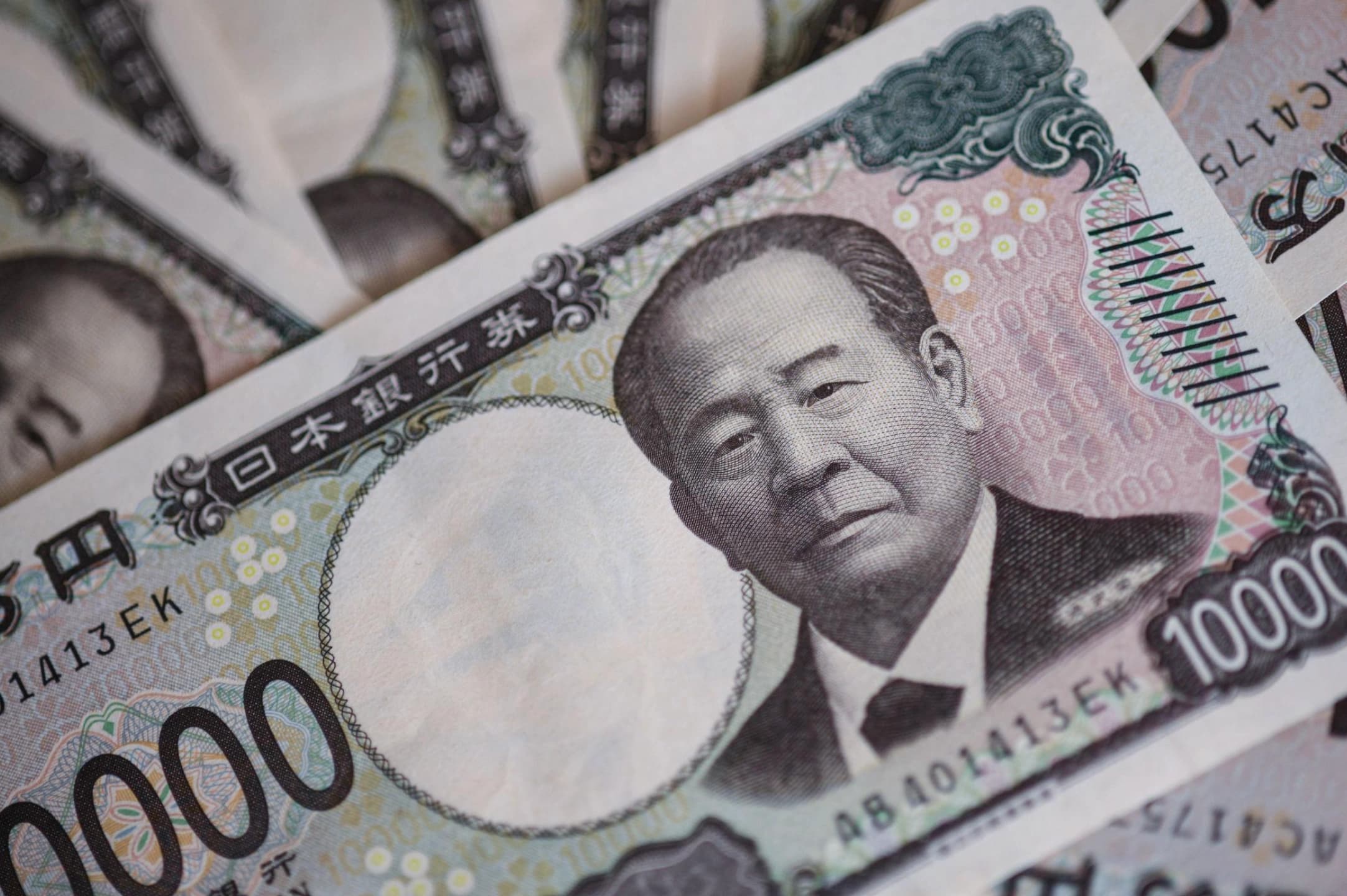 BOJ's Ueda Signals More Hikes as Yen Holds at ¥158
