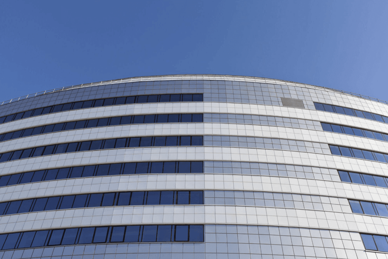 Accenture Craters 18% — What It Signals for Tech