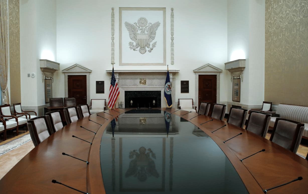 Warsh Inherits a Fractured Fed as Four Dissents Shake Markets