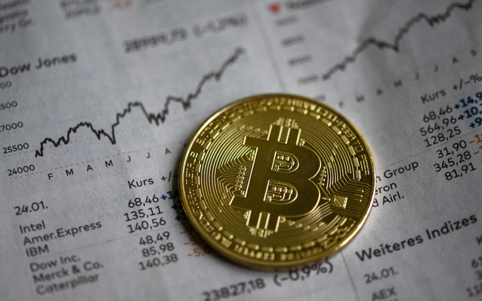Bitcoin ETFs Snap 3-Week Inflow Streak