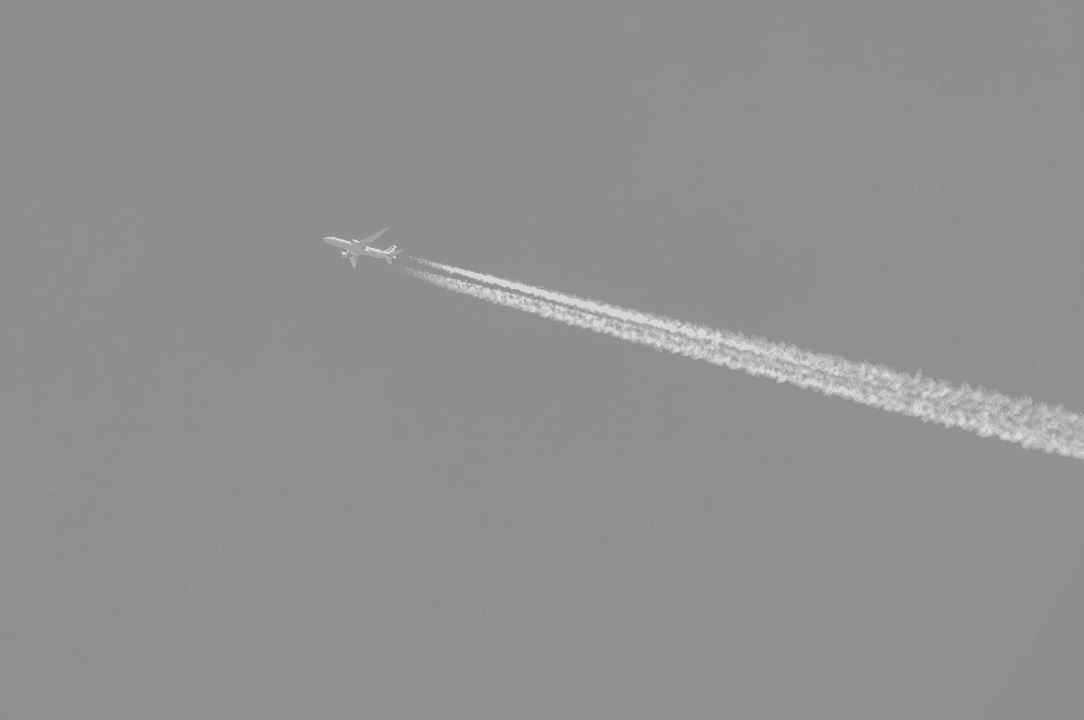 Airlines Soar as Iran Peace Deal Sends Oil Below $75