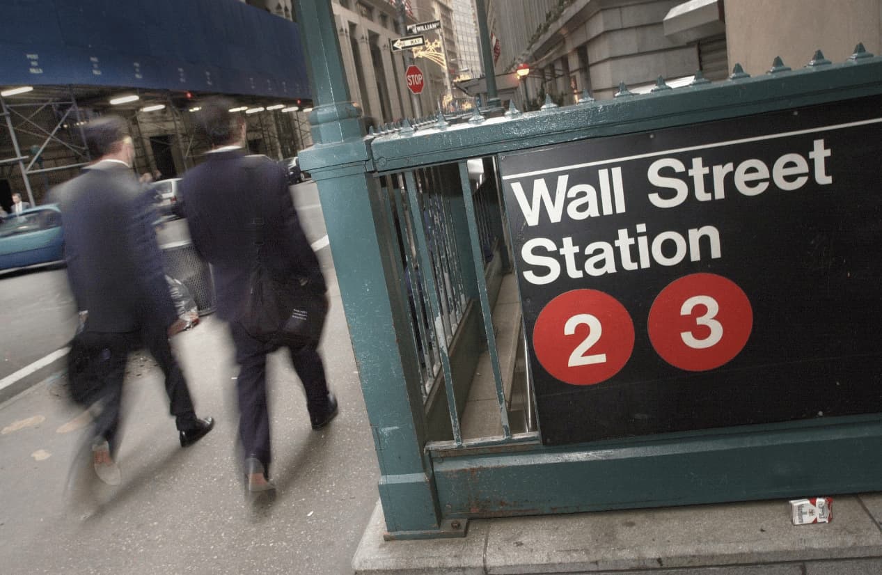 Bitcoin Slides Below $72K as ETF Outflows Hit 11-Day Streak