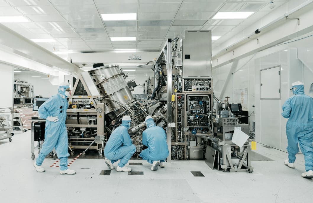 ASML Beats Q1 Earnings but Sinks 6% on China Curbs
