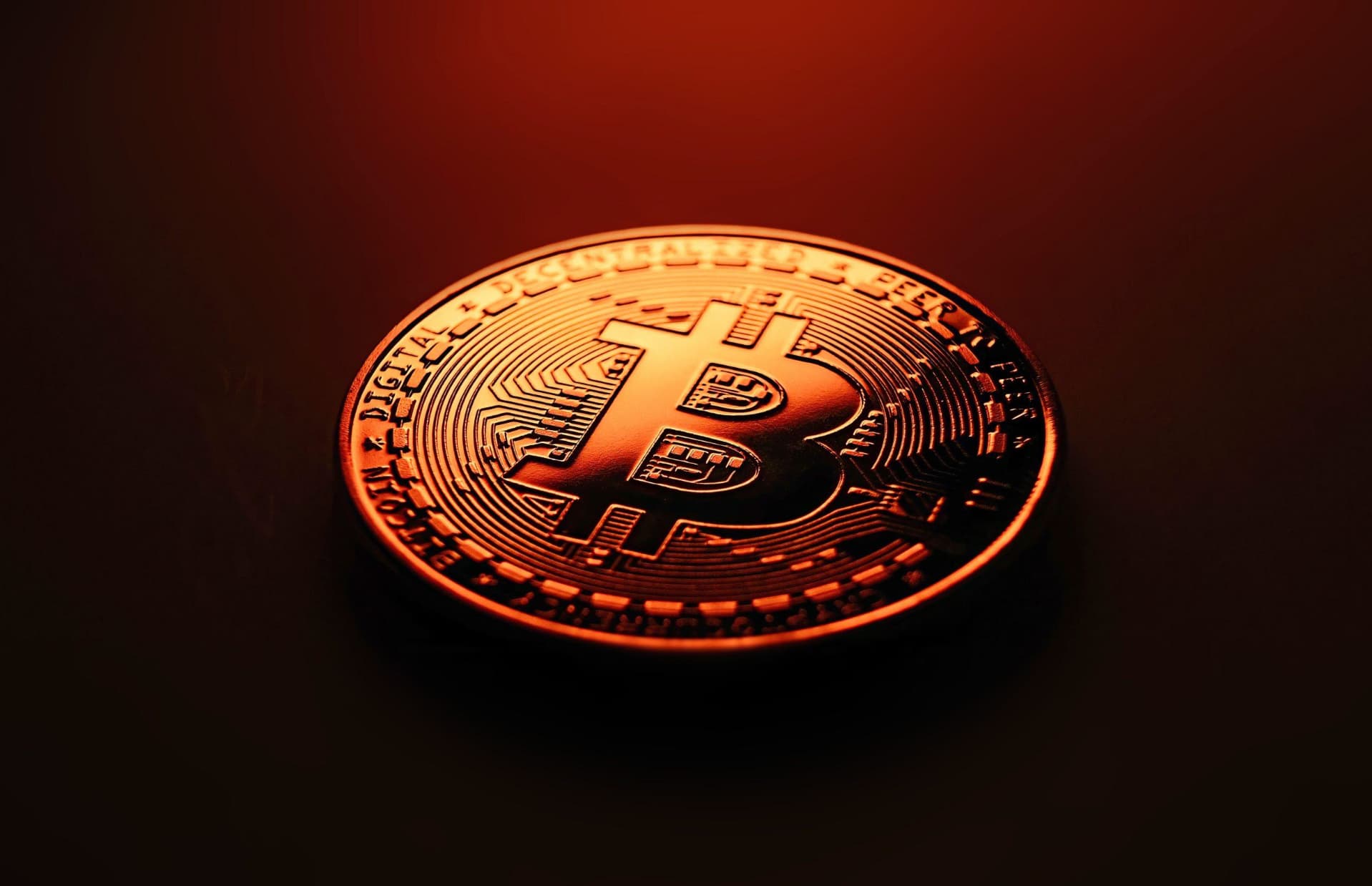 Bitcoin at 652-Day Low: Bounce or Capitulation?
