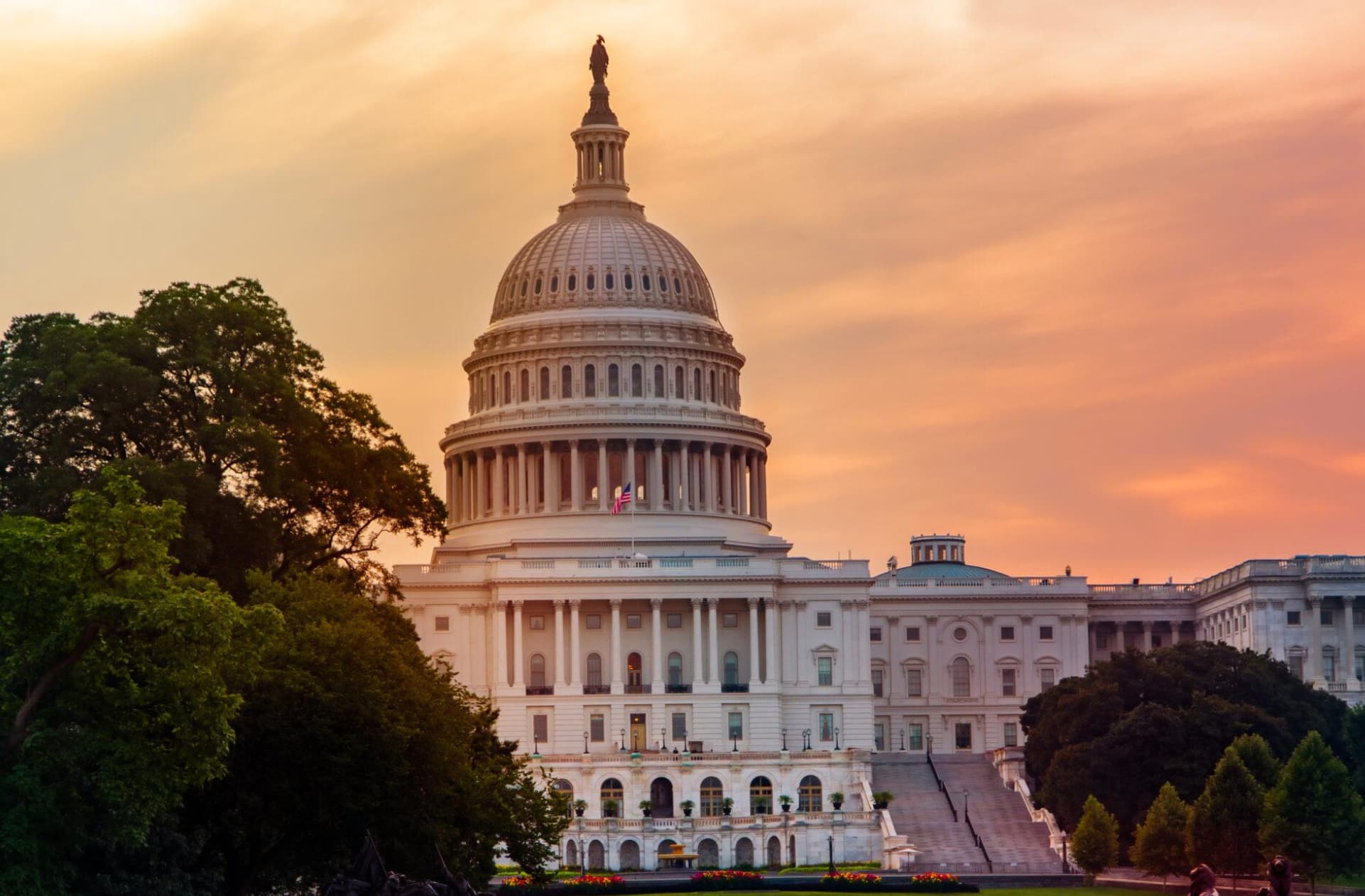 XRP Drops 2% as CLARITY Act Delay Kills Bull Case