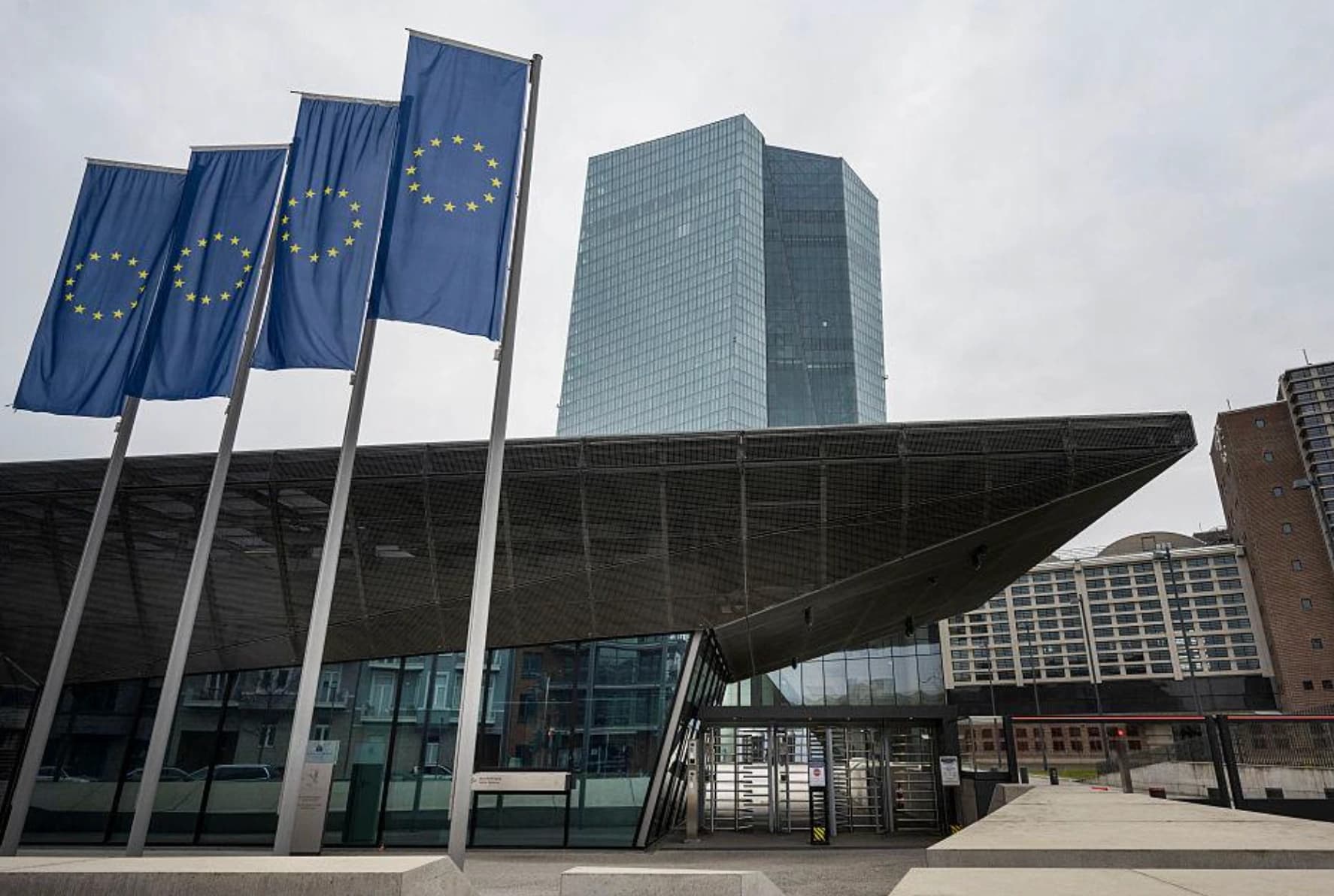 ECB at 2.65%, BOJ at 0.75%: Policy Divergence Hits a New Extreme