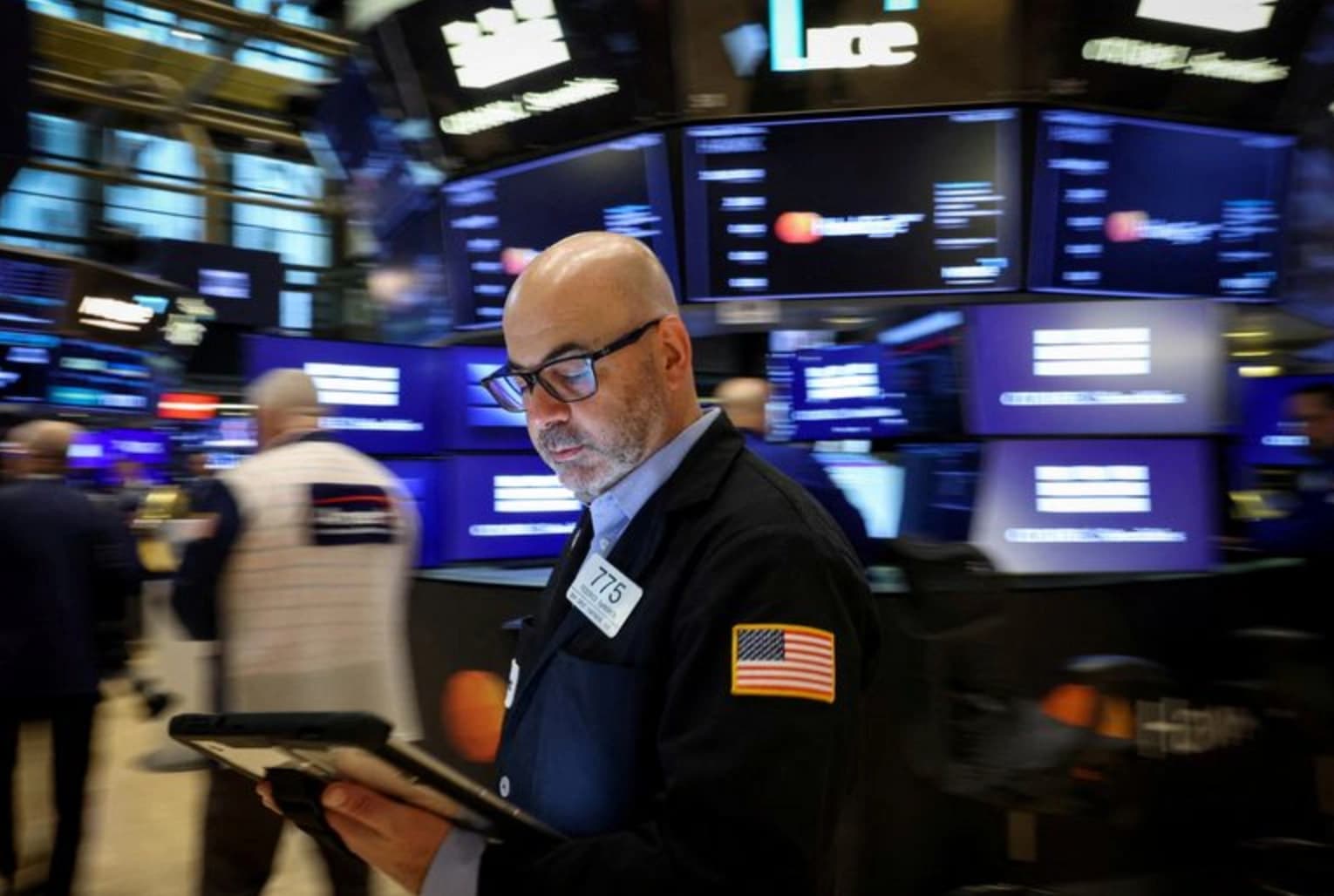 VIX at 14.86, SKEW at 148: The Market Is Lying to Itself