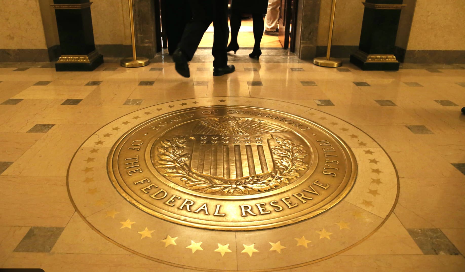FOMC Minutes Drop at 2PM: The 9-8 Split Explained