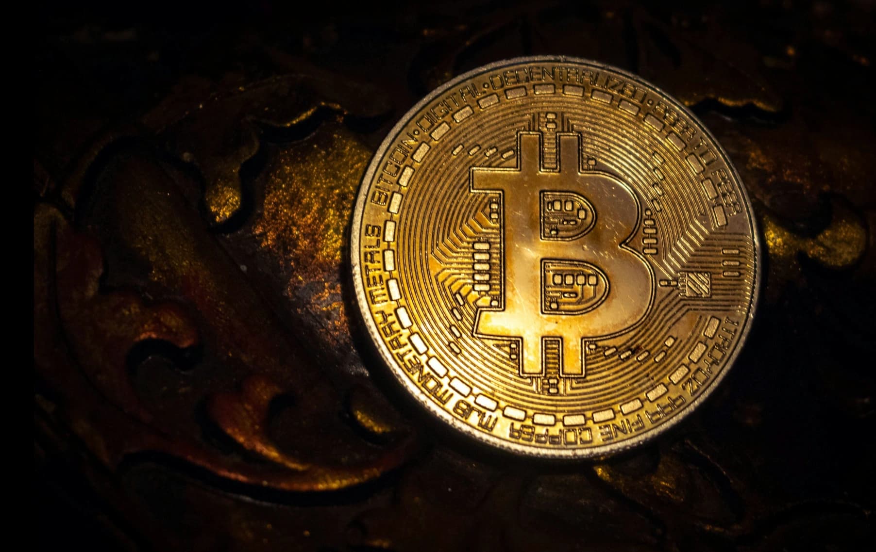 Bitcoin Holds $80K as ETF Streak Hits Nine Days