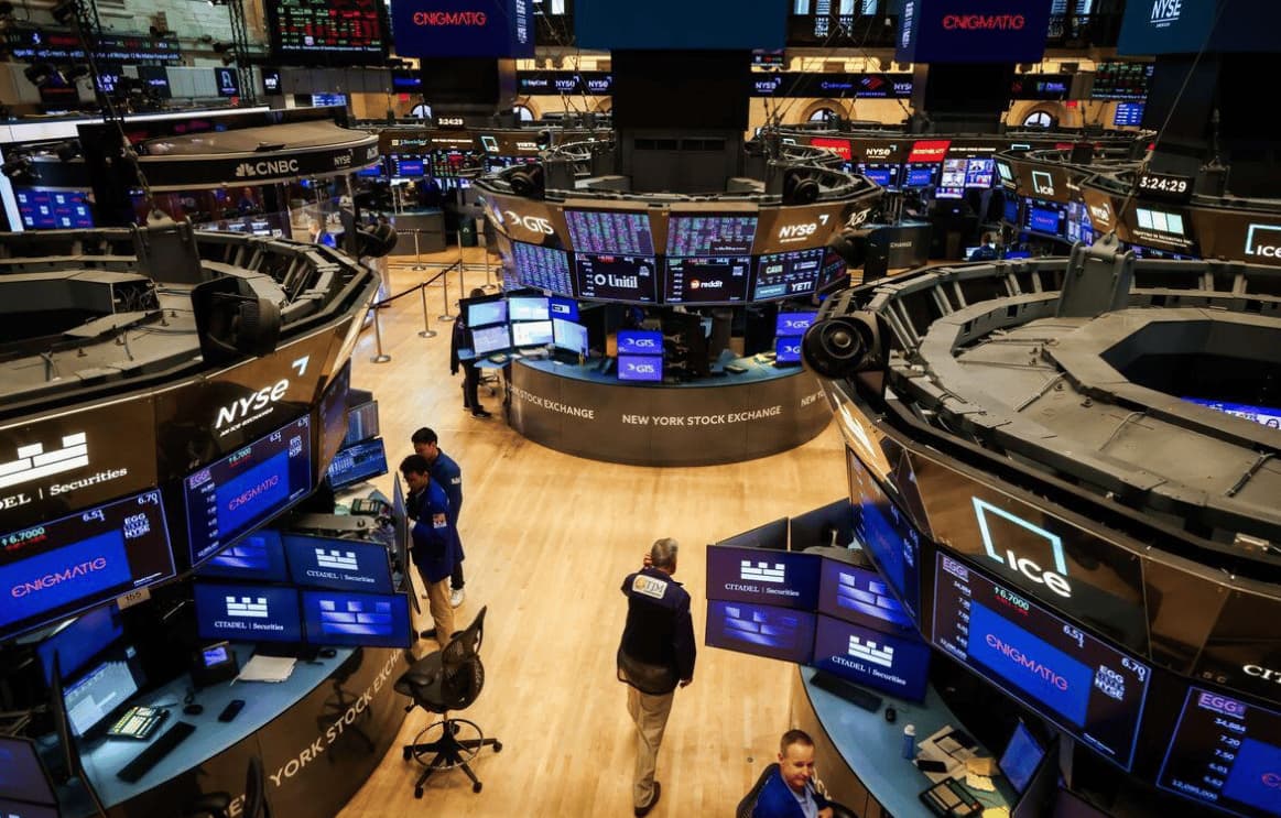 VOO's March to $1 Trillion Reshapes the ETF Landscape