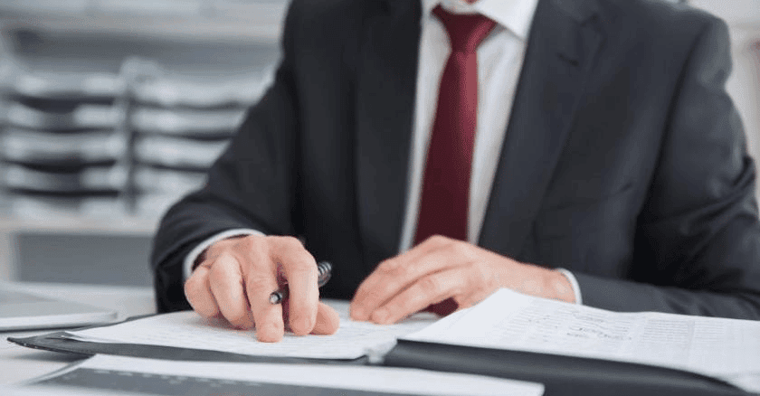 CLARITY Act Clears Senate Committee but Faces 100 Amendments