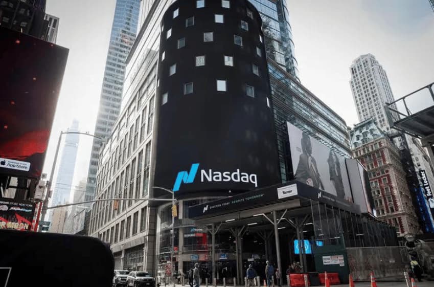 CoreWeave Joins Nasdaq-100 Today: What Traders Must Know