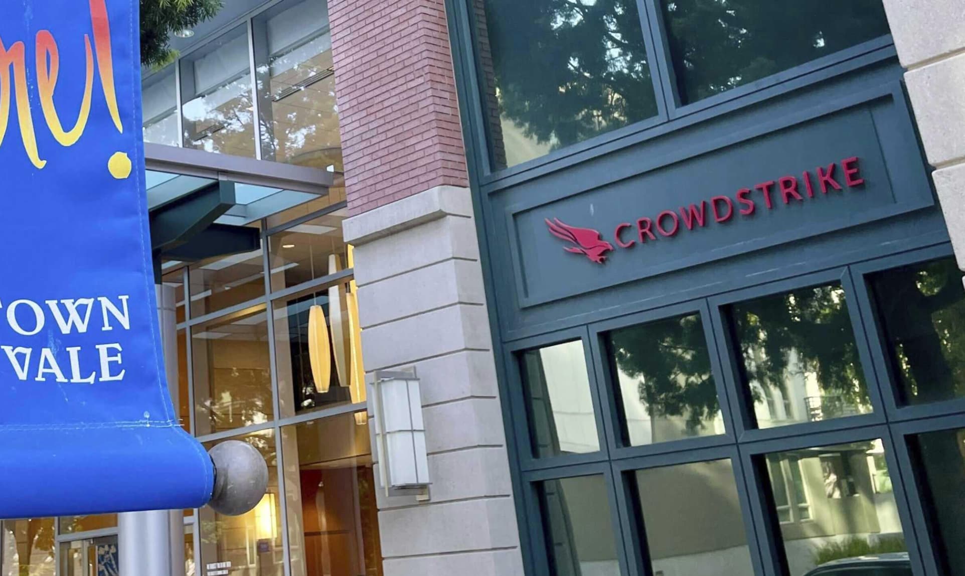 CrowdStrike 4-for-1 Split Live; Arete Cuts to Neutral at $730
