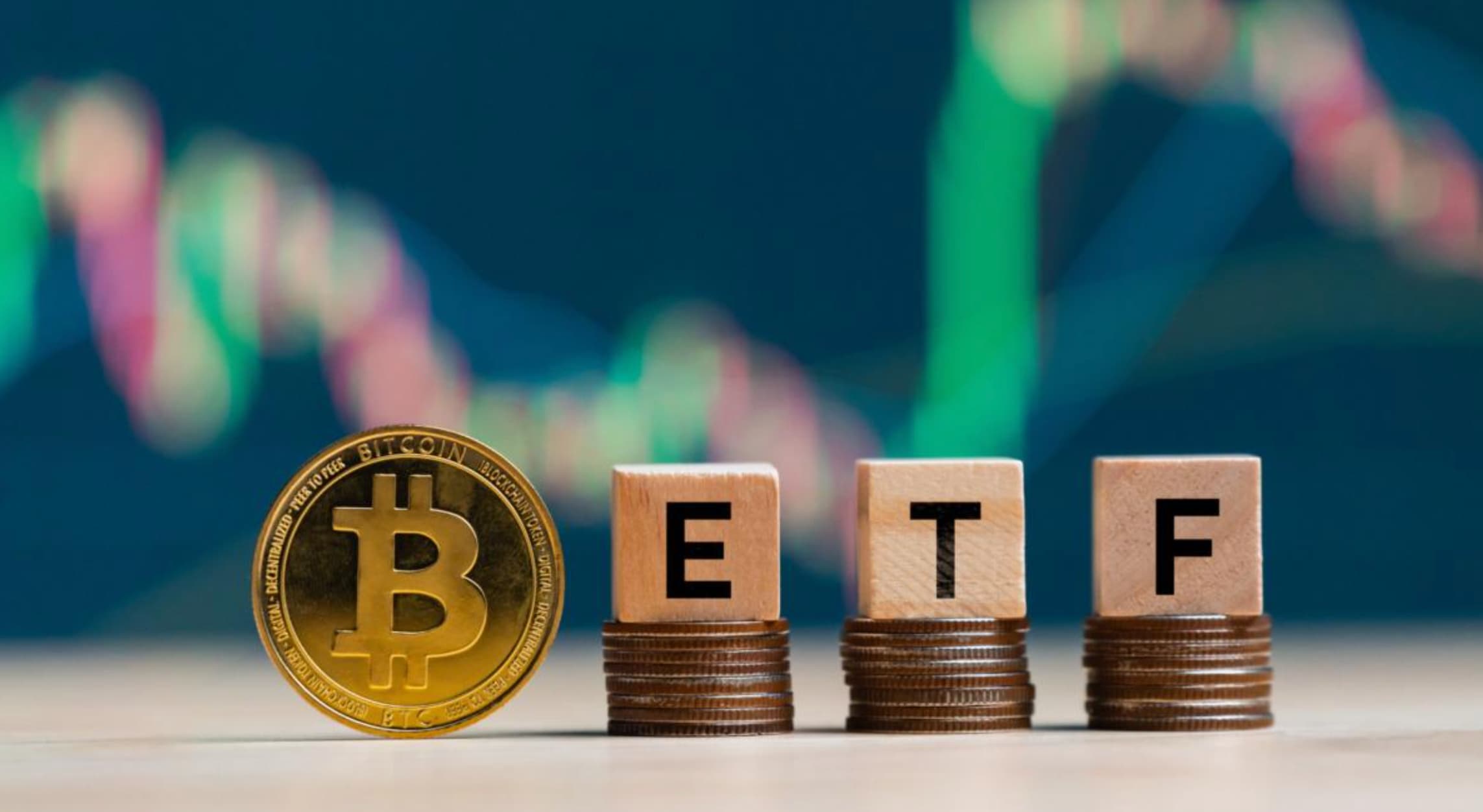 Bitcoin Breaks Below $60K With $696M ETF Outflows