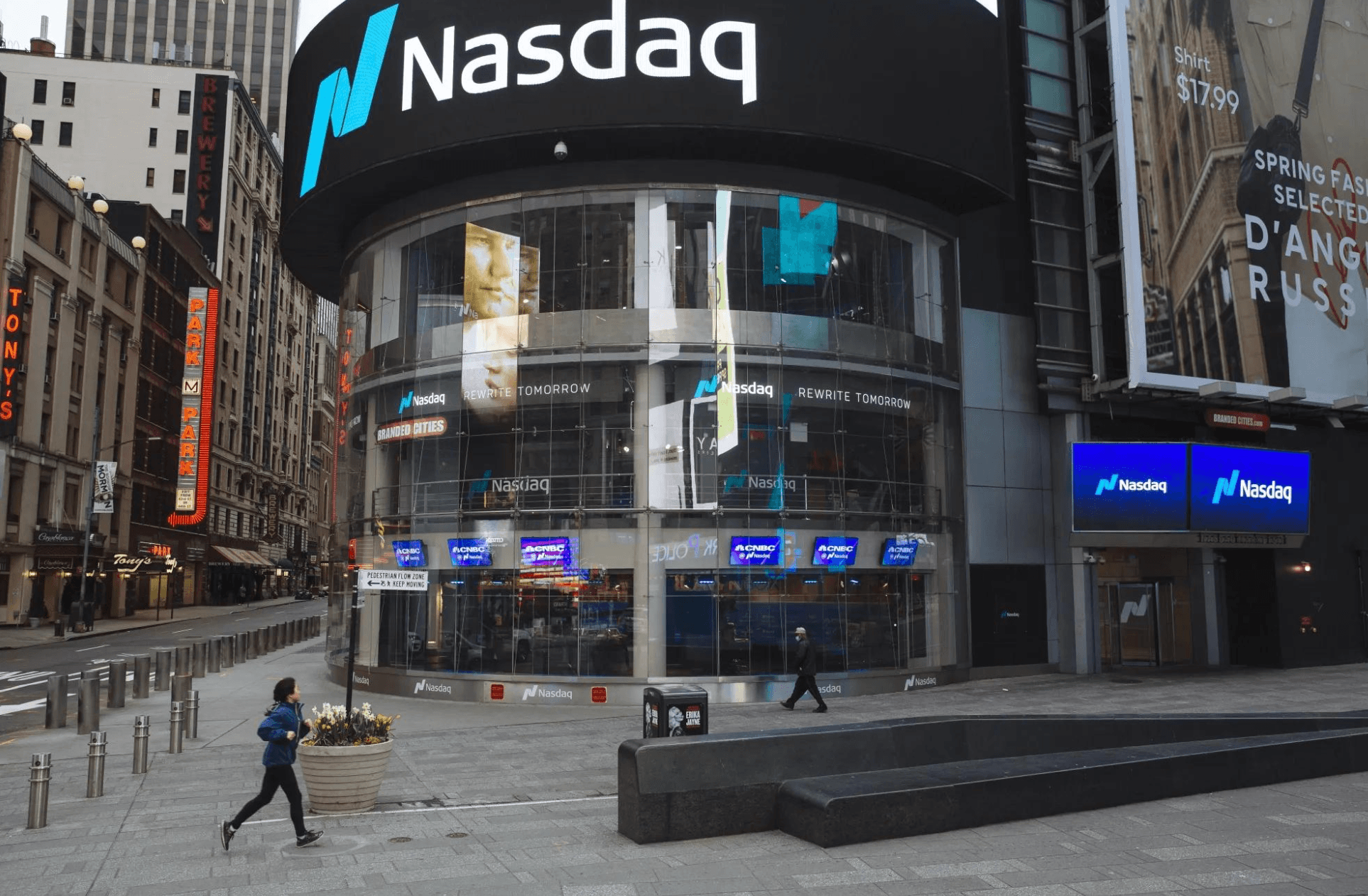 Chips Get Cut: SOXX Drops $1.16B in One Session