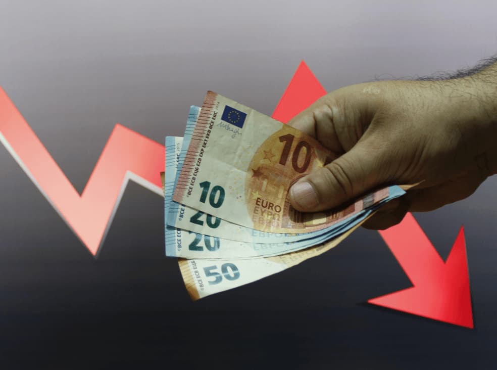 ECB Set to Hike as Fitch Downgrades Global Outlook
