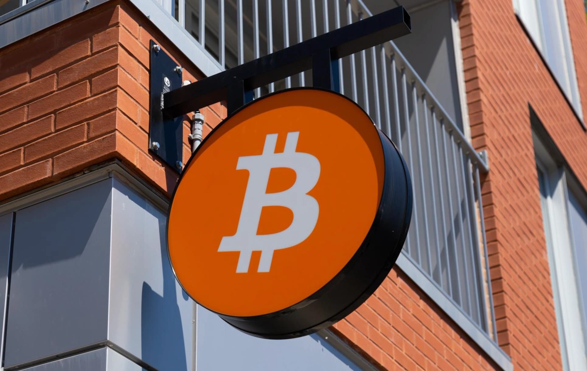 Bitcoin at $77,971: Rally Momentum Fades Before Fed