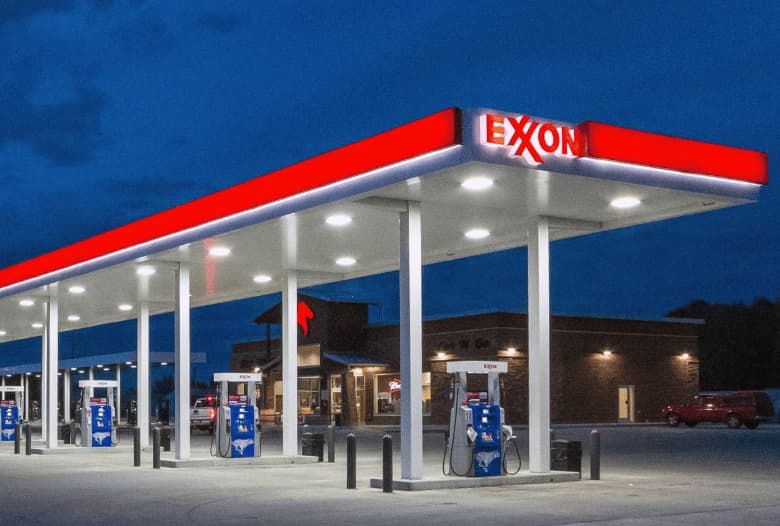 Exxon, Chevron Beat Estimates as Iran War Hammers Profits
