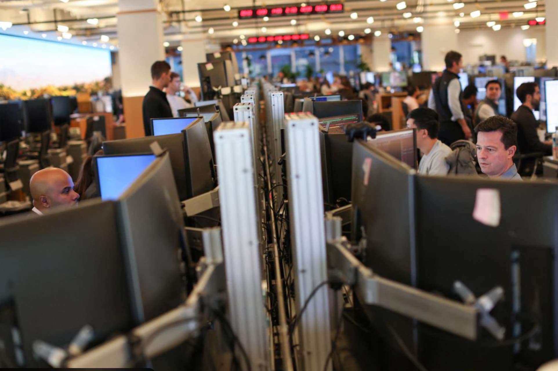 The Yield Curve at 4.62% Is Telling You Something