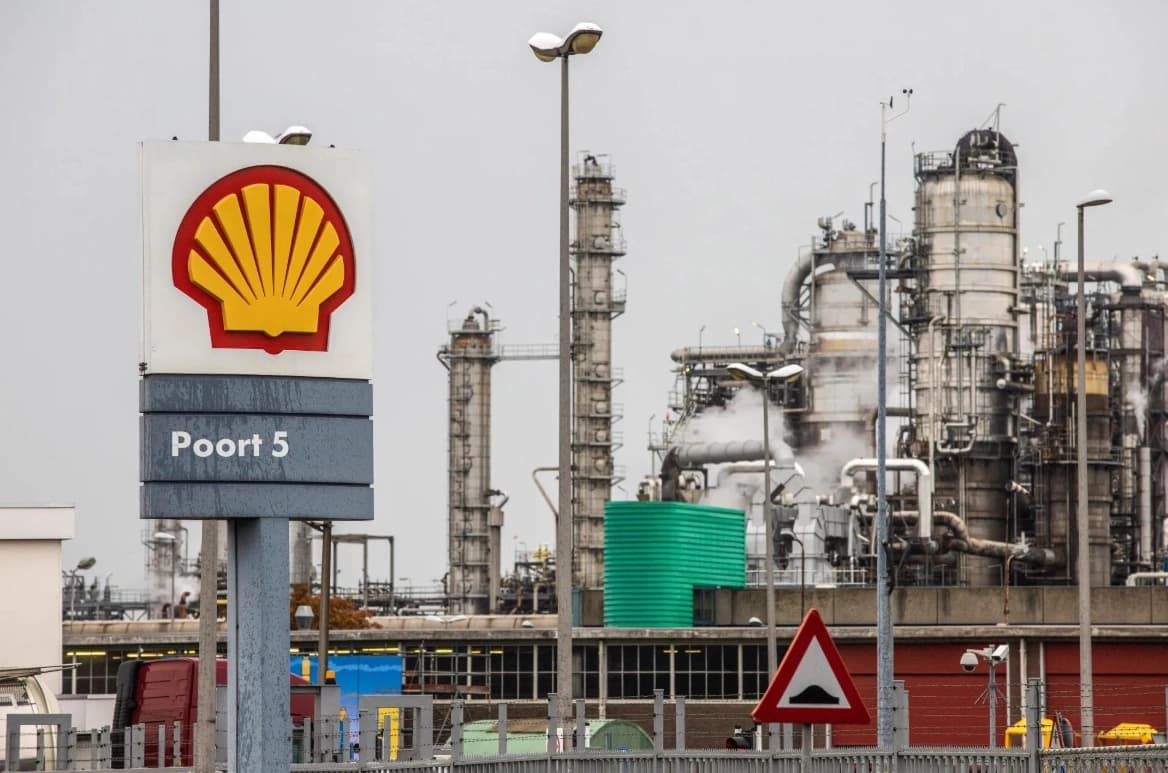 Shell Hits 52-Week High as Oil Supply Shock Bites