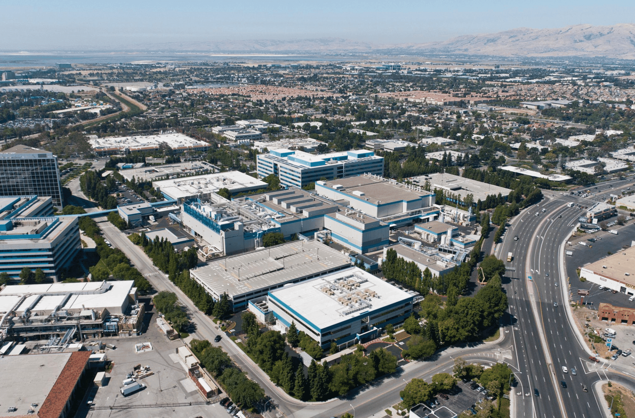 Intel's 25% Moonshot: The Q1 Beat That Broke the 2000 High