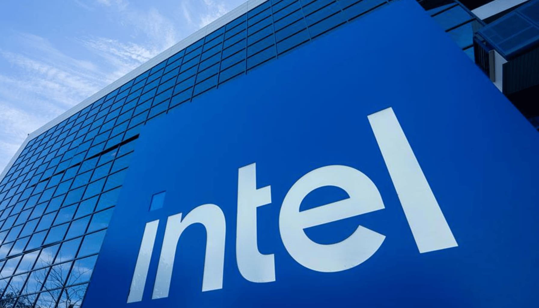 Intel Stock Soars 15% as AI-Driven CPUs Power Q1 Beat