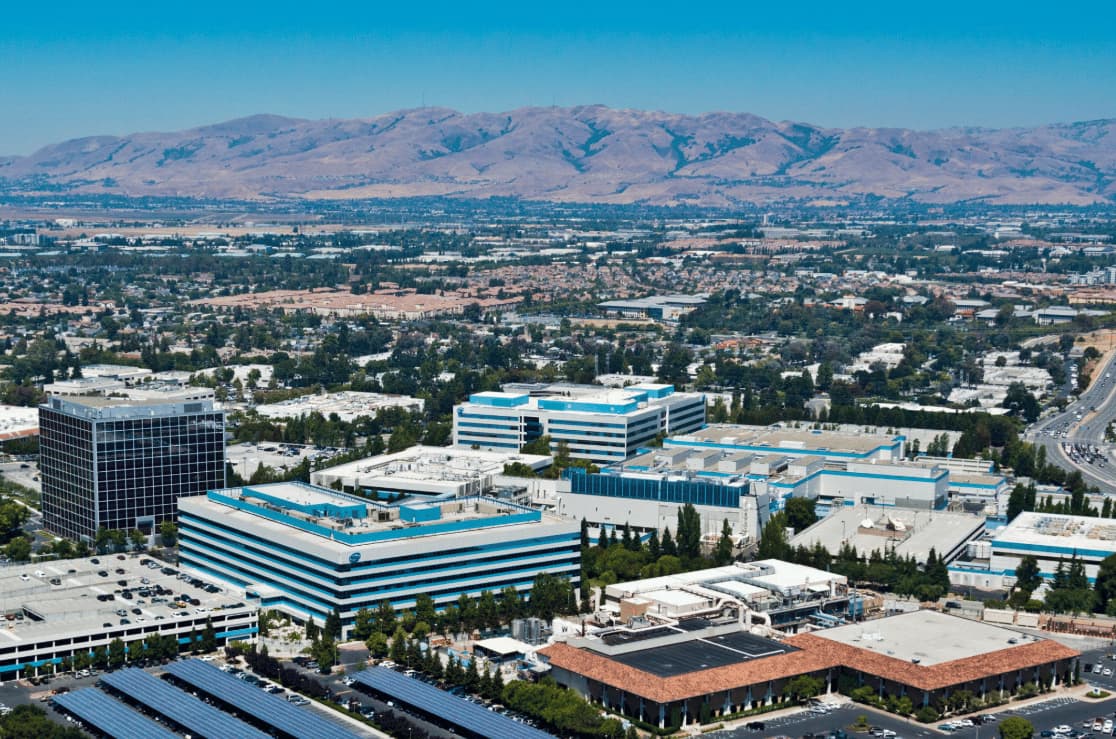 Intel Surges 10% on Google Foundry Deal Worth Millions