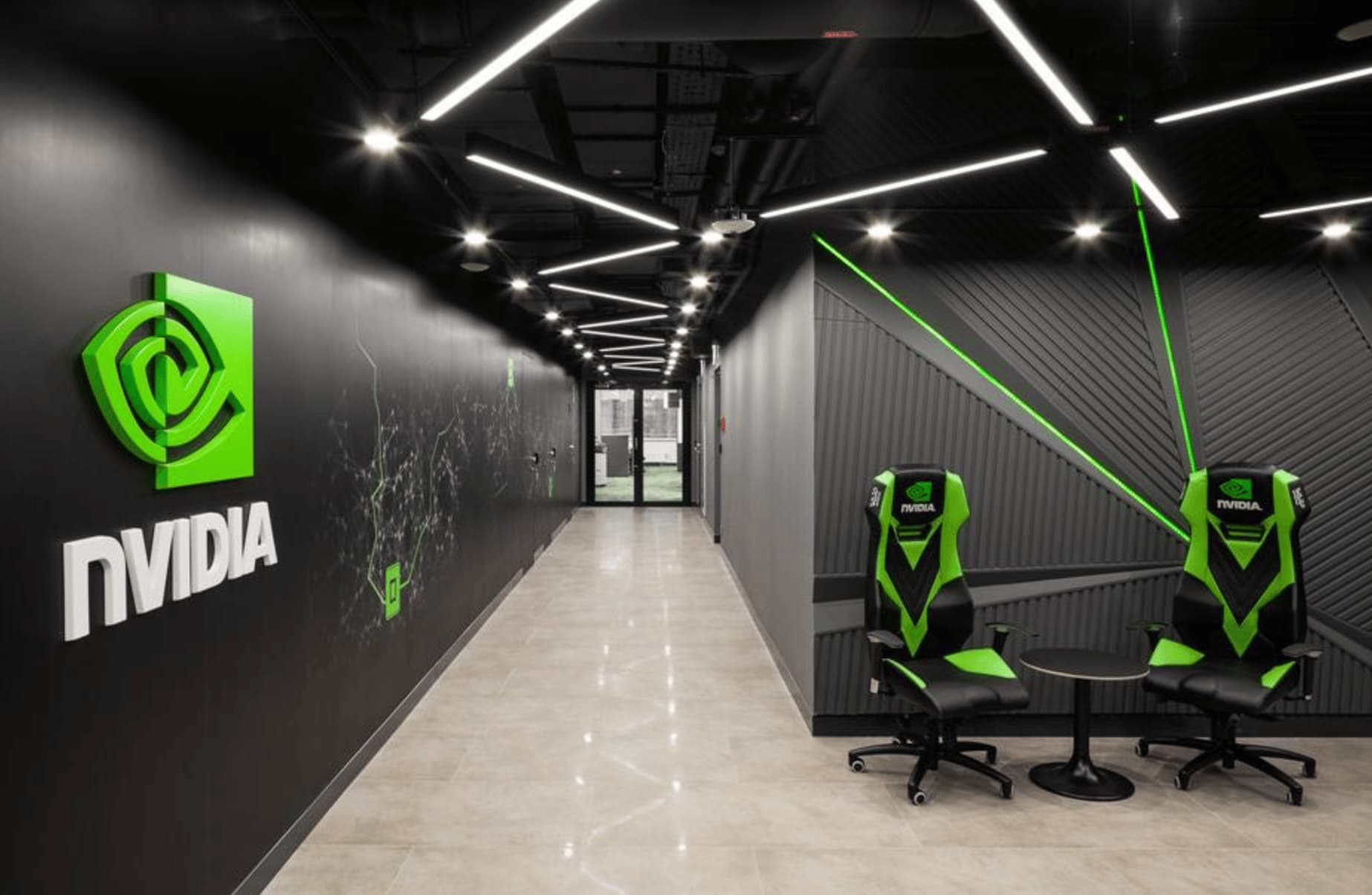 Nvidia Jumps 4% as US Greenlights H200 Chip Sales to China