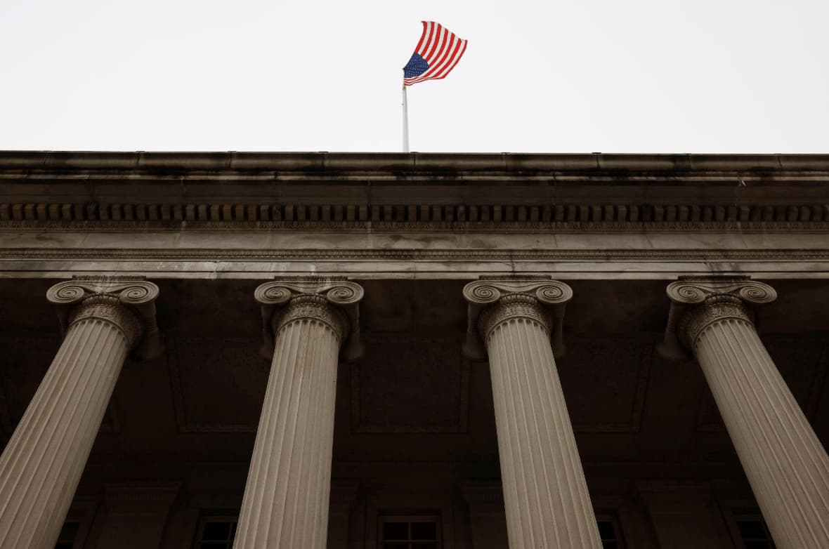 Powell Exits, Warsh Inherits a Fed Trapped by $100 Oil