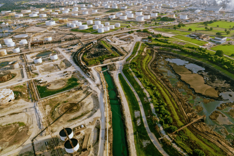 Oil Inventories Hit Critical Levels as Hormuz Crisis Deepens