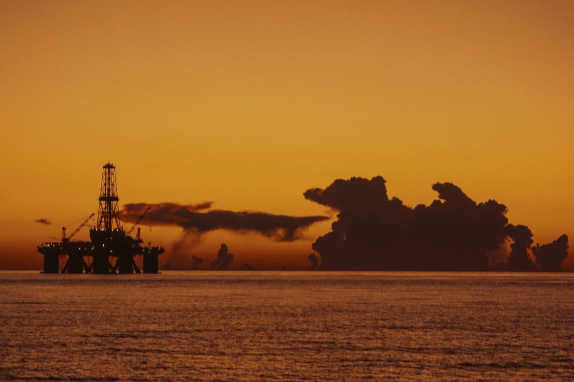 Oil Jumps 6% After Trump Rejects Iran Ceasefire Offer