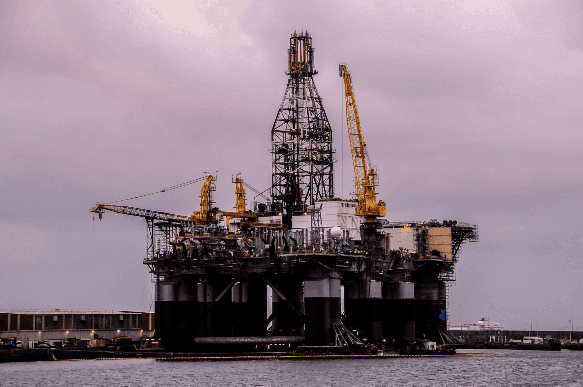 IMF Cuts Global Growth to 3.1%, Raises Inflation on Oil Shock