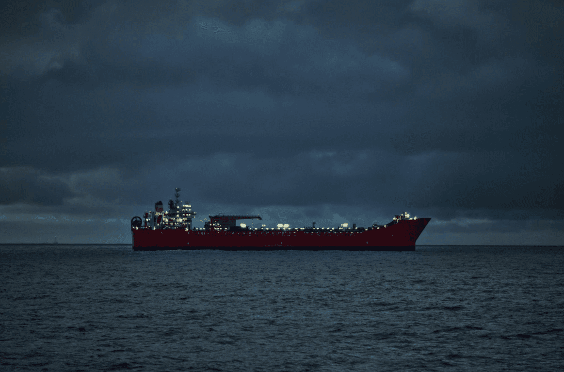 Oil Nears $110 as Strait of Hormuz Deadlock Grinds On