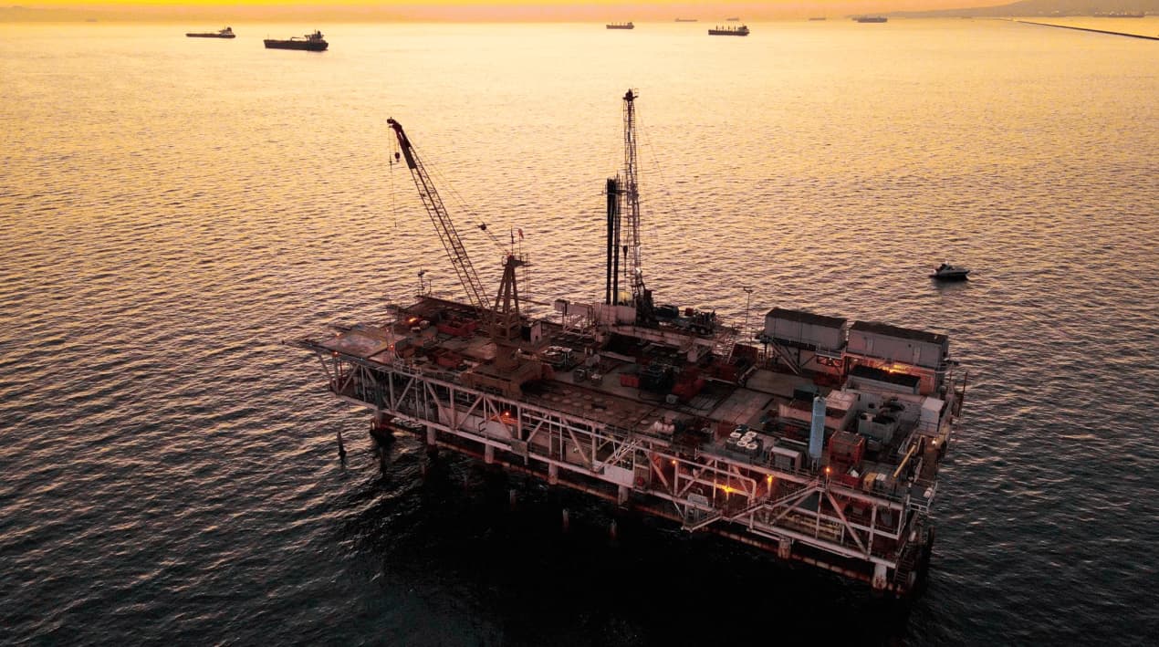 Oil Plunges 6% as Iran Deal Hopes Reshape the Tape