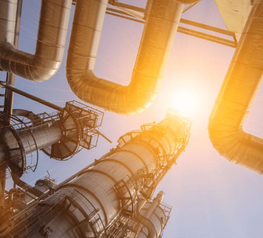 Oil Plunges Below $84 as Iran Deal Reshapes Inflation Outlook