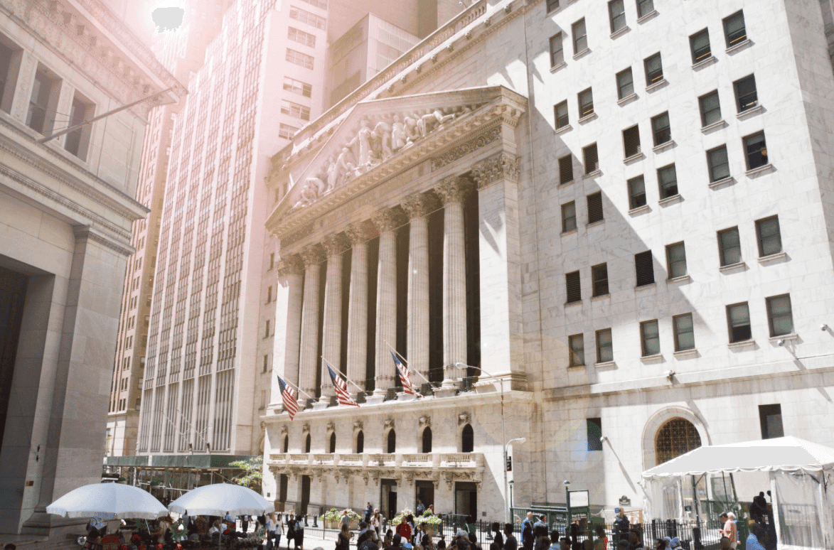 S&P 500 Closes April Above 7,200 in Best Month Since 2020